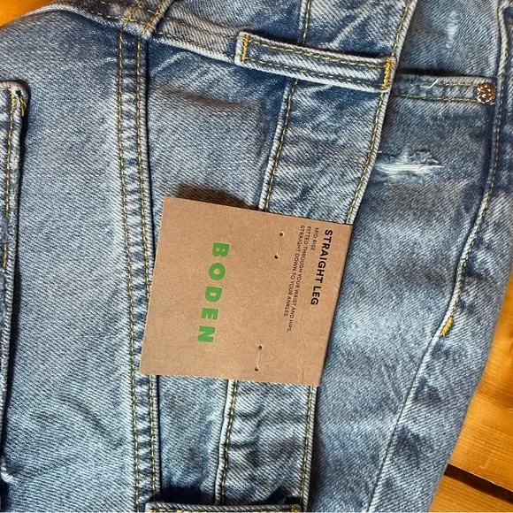 Boden Blue Relaxed Jeans with Natural Fading - Picture 5 of 7